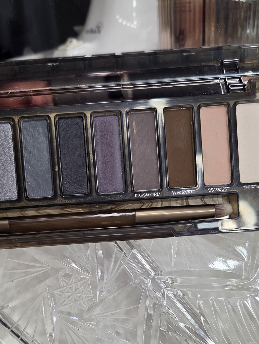 Urban Decay Naked Smoky Eyeshadow Palette Discontinued 12 Shades + Brush - Picture 5 of 5